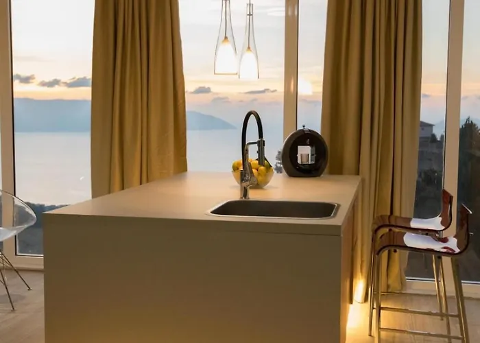 Luarasi Blue Apartment Kanine